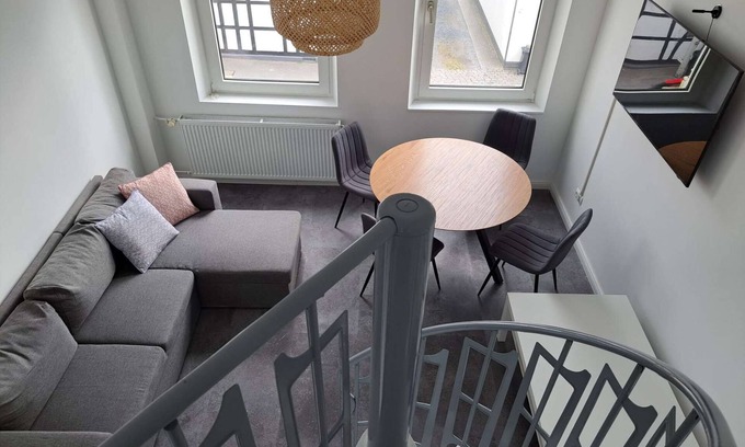 Solingen Apartamento | Duplex apartment with two bedrooms and a living room