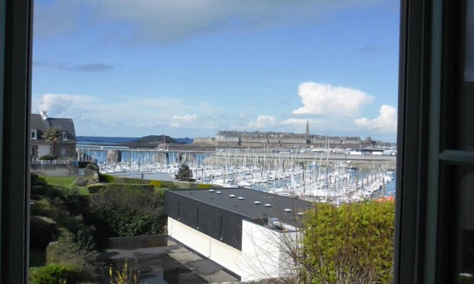 La Cite Apartamento | Apartamento dúplex con vistas al mar en Saint-Malo y garaje.