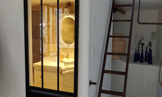 Lourmarin Apartamento | "Duplex Atelier/coeur de Lourmarin"