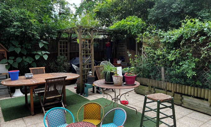 Villeneuve-la-Garenne Apartamento | Duplex Bord de Seine Avec Terrasse Comme une Maison! Chats Acceptés