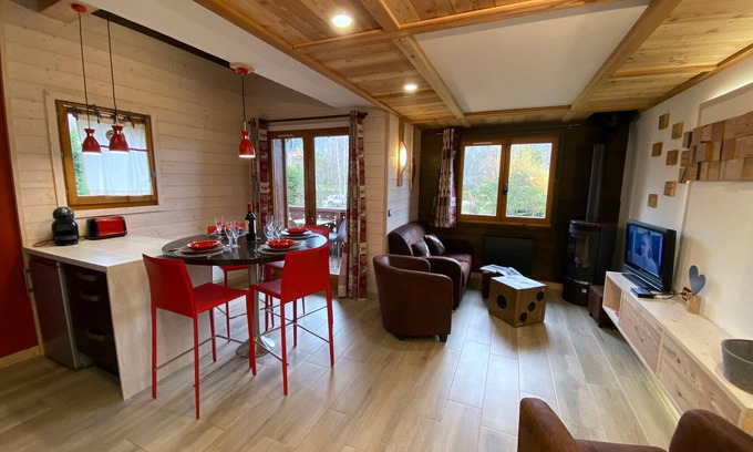 Les Praz-de-Chamonix Apartamento | Dúplex con estufa de leña, aparcamiento y WiFi