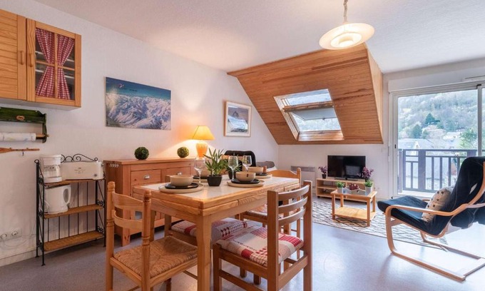 Saint-Lary-Soulan Apartamento | Duplex confortable avec 2 chambres, balcon et parking à Saint Lary village, proche des thermes et télécabine - FR-1-296-336