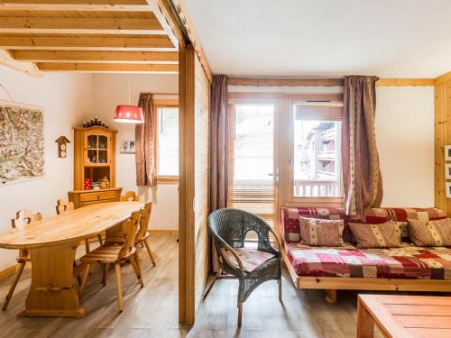Montchavin Apartamento | Duplex cosy 6 pers à 150m des pistes avec parking gratuit, balcon, appareils à raclette et fondue - FR-1-329-86