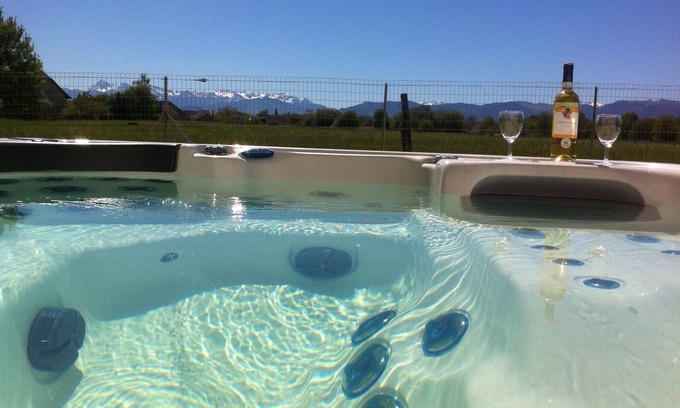 Barzun Apartamento | Duplex house 40m2 with spa and pool facing the Pyrenees