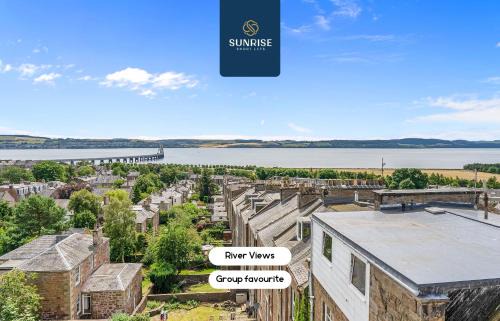 Dundee Apartamento | DUPLEX - INVOICE and REDUCED PRICE only via SUNRISE SHORT LETS DUNDEE, 5 Bed Rooms, Amazing Views, Fully Equipped, Free Parking, WiFi, FAVOURITE for Groups & Businesses, Food, Bars, Shops, Library, River Views, Long Stays