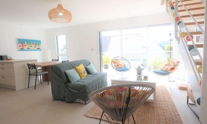 Benodet Apartamento | Duplex lumineux à Bénodet: plage et thalasso à pied, terrasse, parking et abri vélo inclus - FR-1-481-117
