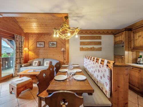 Meribel Village Apartamento | Duplex lumineux à Méribel avec accès piscine et spa, proche pistes et commerces - FR-1-566-39