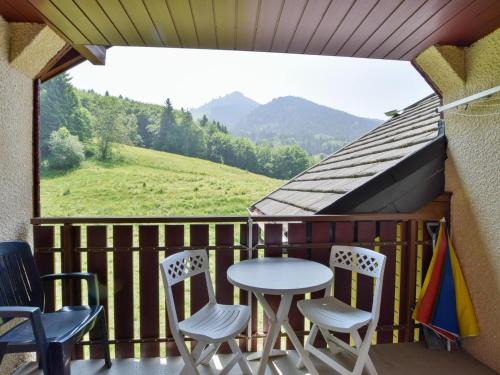 Bernex Apartamento | Duplex montagnard cosy pour 6, près des pistes, équipé et confortable à Bernex - FR-1-498-31