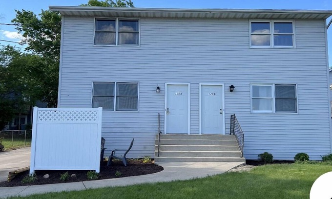Byron Casa | Duplex overlooking Rock River