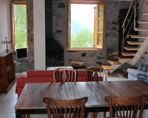 Sant Corneli Apartamento | Duplex para 4 en Cercs, Berga- A 30 mins del Pedraforca