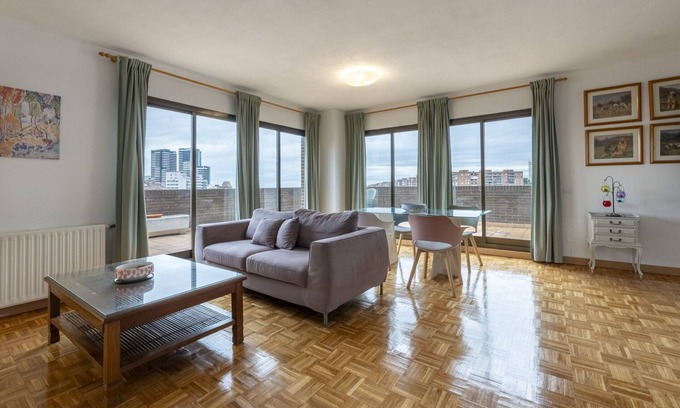 Almenara Apartamento | Dúplex Ático con Espectaculares Vistas al Parque en Tetuán