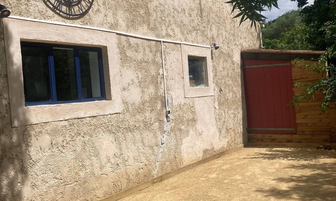 Sisteron Apartamento | Duplex, Riviere, natural terrace and boules court.