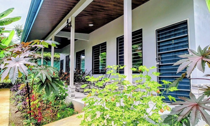 Hatillo Casa | Duplex Sleeps 6 w/ WiFi and AC--5 Mins Drive to Dominical Beach-30 Mins to Uvita