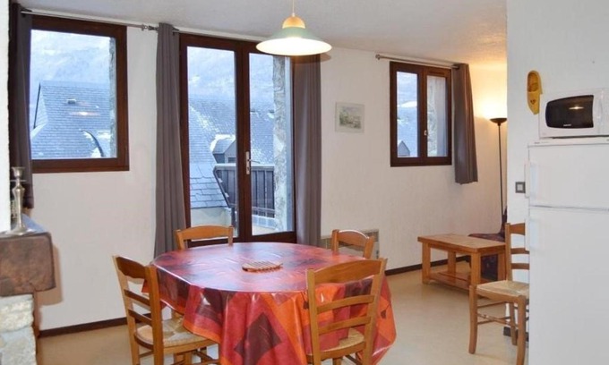 Esquieze-Sere Apartamento | Duplex T4 7 pers avec terrasse et parking à Esquièze-Sère - FR-1-402-73