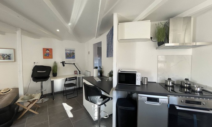 La Capelette Apartamento | Duplex - Tranquillité à Marseille Deux Logements au Sein D'un Duplex Chaleureux