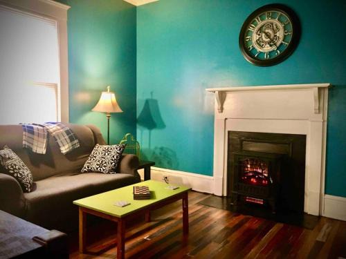 East Durham Casa | Durham MillworkerHouse Downtown