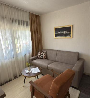 Zabljak Apartamento | Durmitor Peaks and Pines