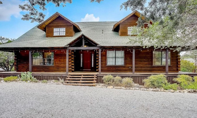 Travis Settlement Casa | Dusty's Hill Country Cabin