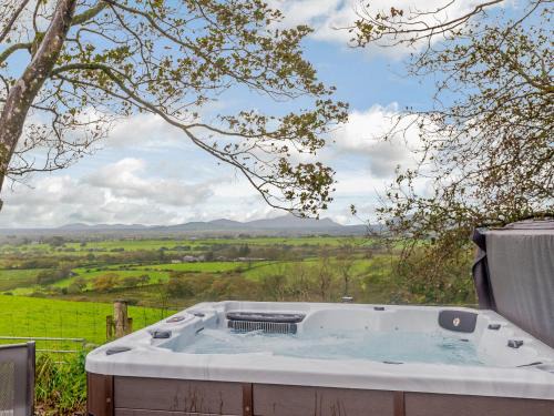 Criccieth Casa | Dutch Barn Two - Uk12873