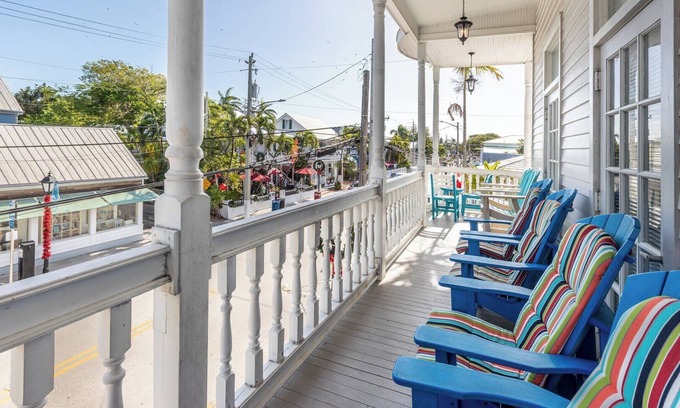 Uptown - Upper Duval Casa | Duval Street Suite in Key West