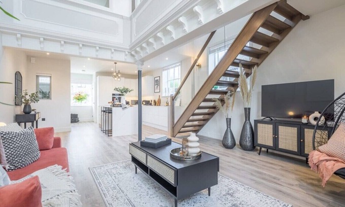 Duxford Apartamento | Duxford - Stunning 18th Century Church Conversion
