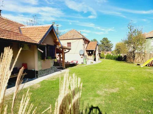 Nisava District Casa | Dvor