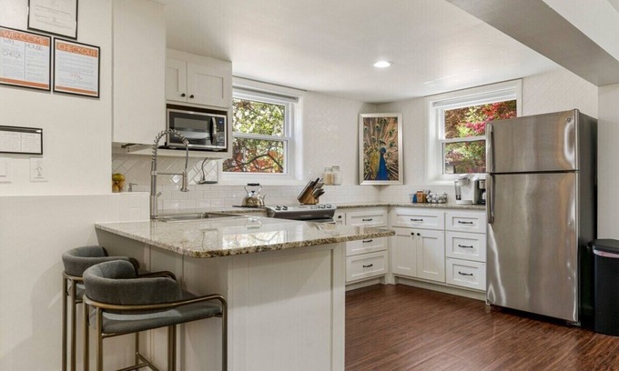 Tulsa Apartamento | ¡El área no puede ser vencida! Seguro hermoso barrio.