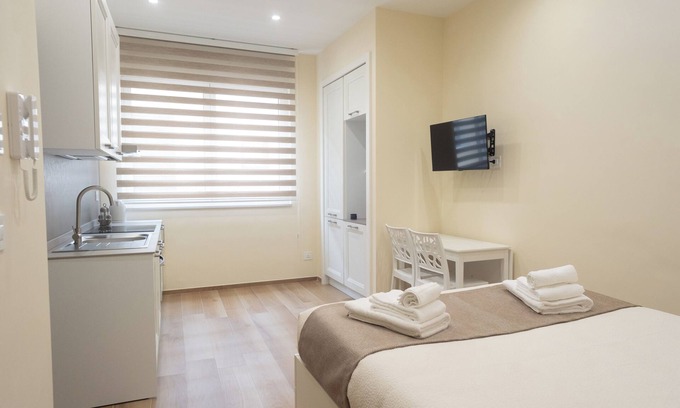 Bitonto Apartamento | Dwelling Amelia 1 Apartment, tastefully finished downtown area for couples and families