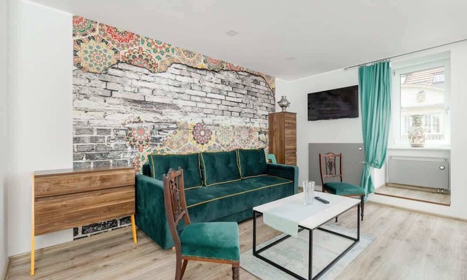 Bytom Apartamento | Dworcowa 11 | Atmospheric Apartment in the centre
