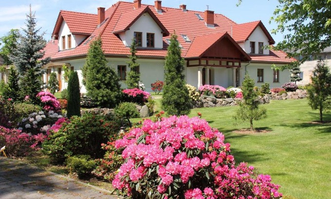 Iłowa Casa | Dworek Azalia