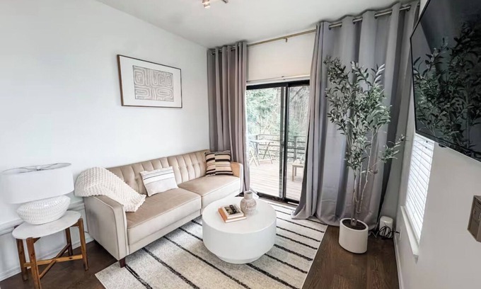 Gatewood Apartamento | Dyane's Treehouse C2