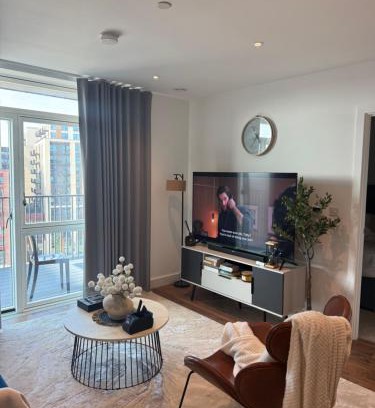 Gascoigne Casa | Dynamic Luxury Apartment