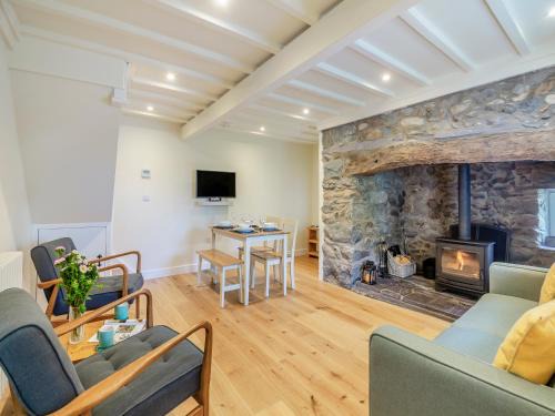 Dinas Casa | Dyserth