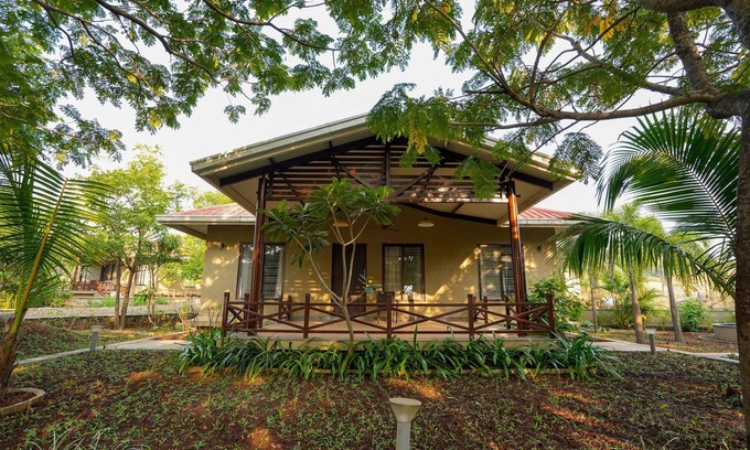 Igatpuri Hotel | E and G Green Court
