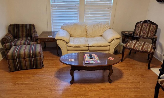 Maxwell Casa | E Nashville*1/2 Block to 5Points*Eat/Drink*2BR/1BA