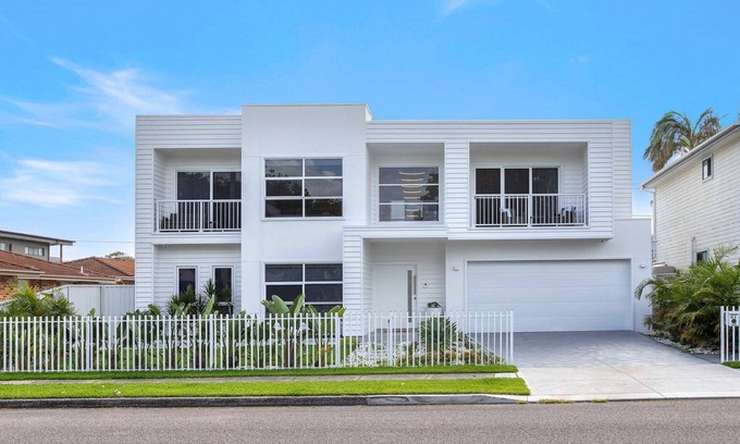 Long Jetty Casa | 'E RETREAT on Archbold' by Accom Holidays