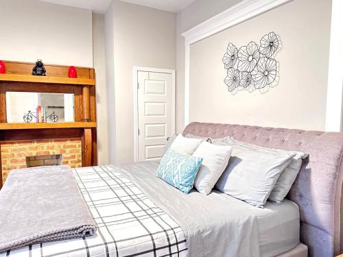 Museum District Casa | E1 Centrally located in Carytown fully fenced