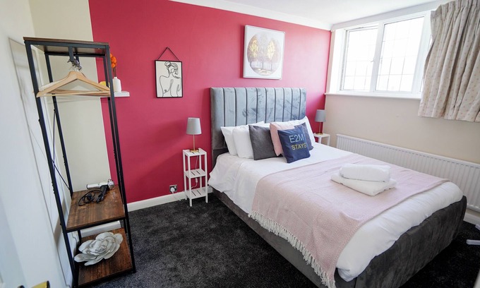 Ashford Apartamento | E2M Stays Heathrow Beautiful FreeParking