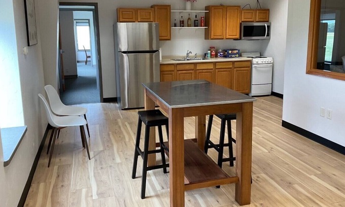 Fond du Lac Casa | EAA AirVenture Oshkosh Bed, Office & Hanger @ KFLD
