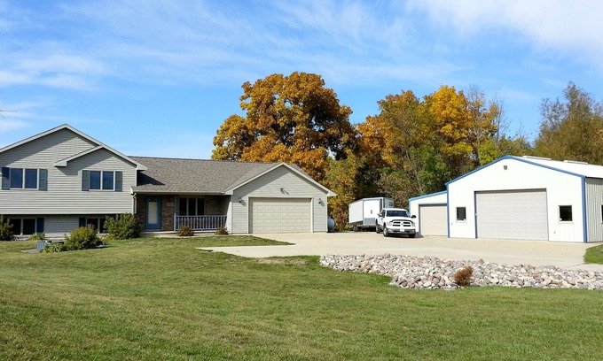 Eureka Casa | EAA Housing 10 miles West of Grounds
