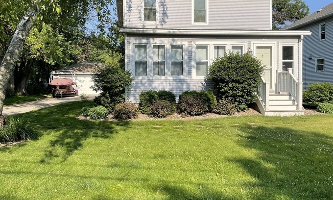Oshkosh Casa | EAA Only a Mile Away