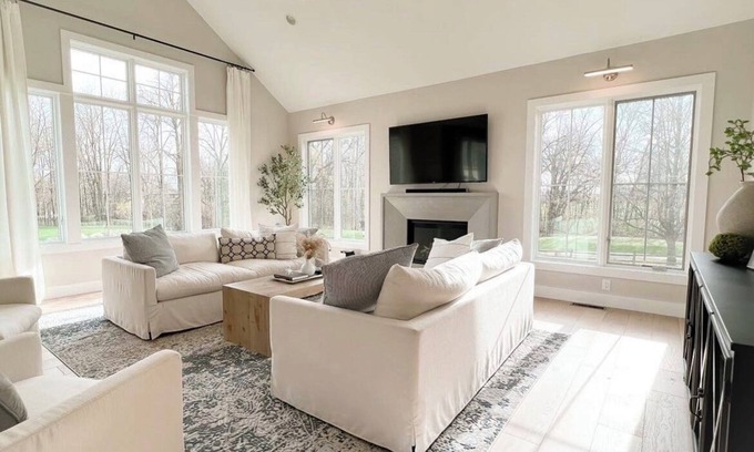 Fond du Lac Casa | EAA - Spacious 5-bedroom, 3.5 bath house