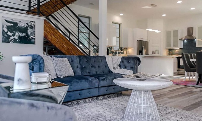 East Downtown Houston Casa | 5 BEDROOM + BATHS LUXURY HOME NEAR DOWNTOWN
