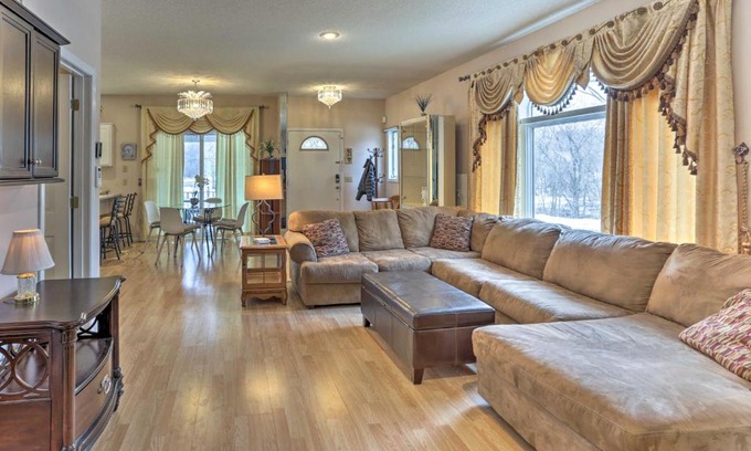 Eagan Casa | Eagan Home with Porch - 5 Mi to Mall of America!