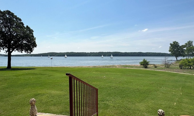Afton Casa | Eagle Beach- Waterfront, Large Beach, Next to Marina, <1 mile to golf