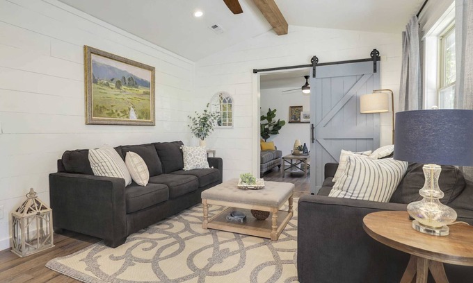 Springdale Casa | Eagle Bend Modern Farmhouse | Beaver Lake