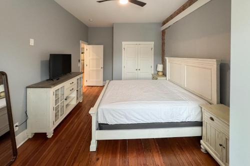 Waynesville Apartamento | Eagle Claw Den