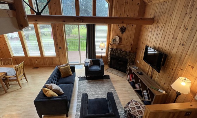 Redmond Chalet De Esquí | HERMOSO CHALET EN EL CAMPO DE GOLF CON TINA PRIVADA!