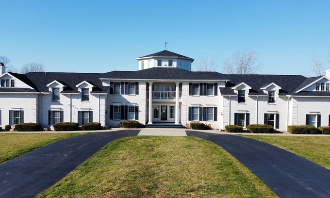 Fremont Casa | Eagle Isle South Wing on the Sandusky River w/ short drive to Cedar Point