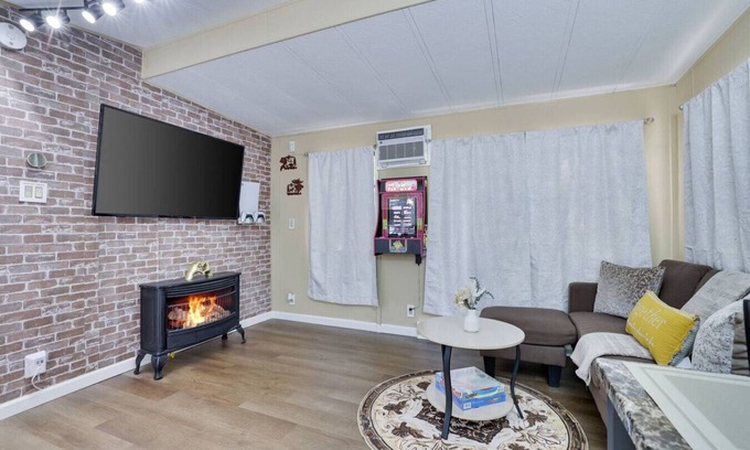 Gouldsboro Cabina | Eagle Lake Cozy 2BR Pocono Cabin Near Attractions